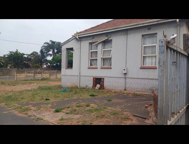 3 BEDROOM HOUSE FOR SALE IN MONTCLAIR